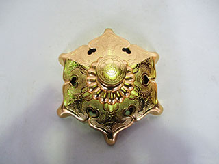 六葉飾（金箔）